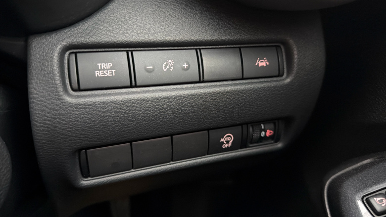 Nissan Juke 1.0 DiG-T N-Connecta 5dr Petrol Hatchback